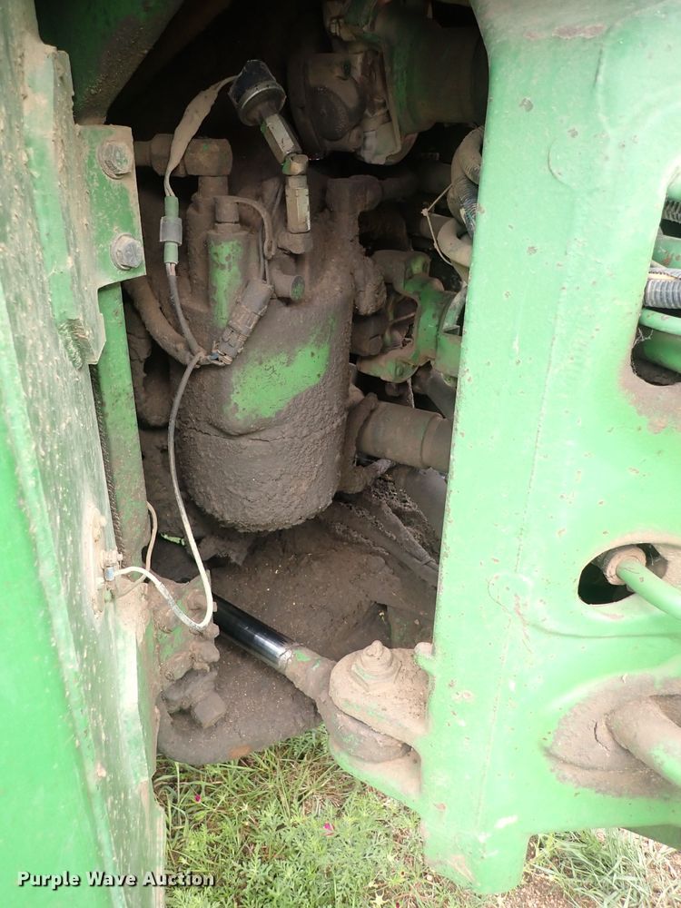 image for item DS7137 1982 John Deere 8850  4WD tractor