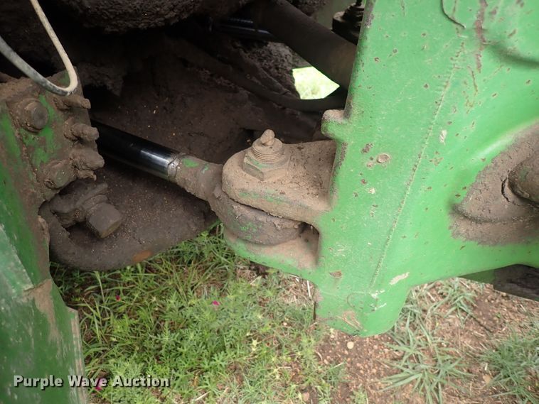 image for item DS7137 1982 John Deere 8850  4WD tractor