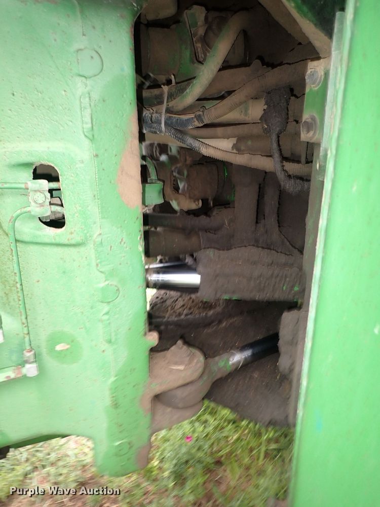 image for item DS7137 1982 John Deere 8850  4WD tractor