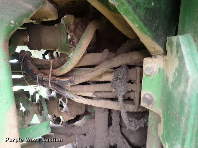 image for item DS7137 1982 John Deere 8850  4WD tractor