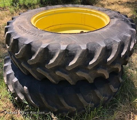 image for item DS7137 1982 John Deere 8850  4WD tractor