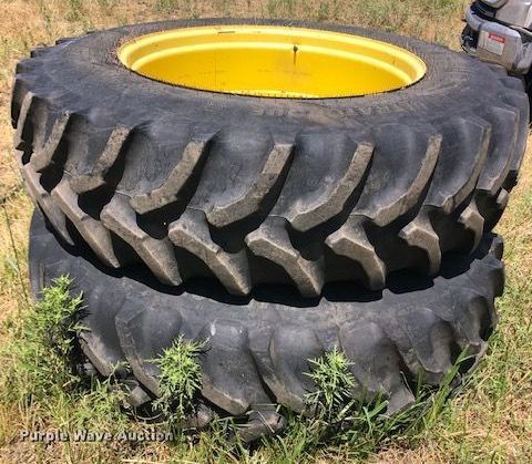 image for item DS7137 1982 John Deere 8850  4WD tractor