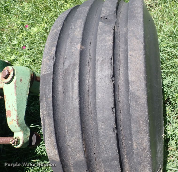 image for item DS7138 1976 John Deere 4430  tractor