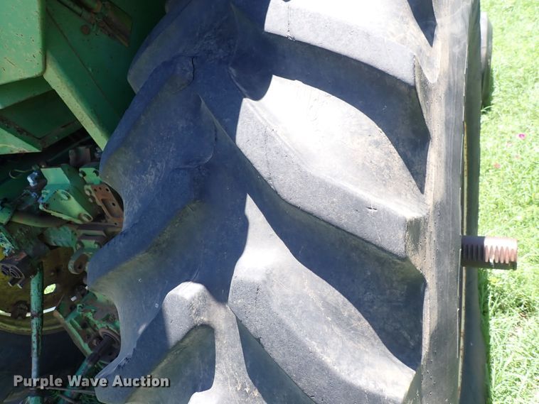 image for item DS7138 1976 John Deere 4430  tractor