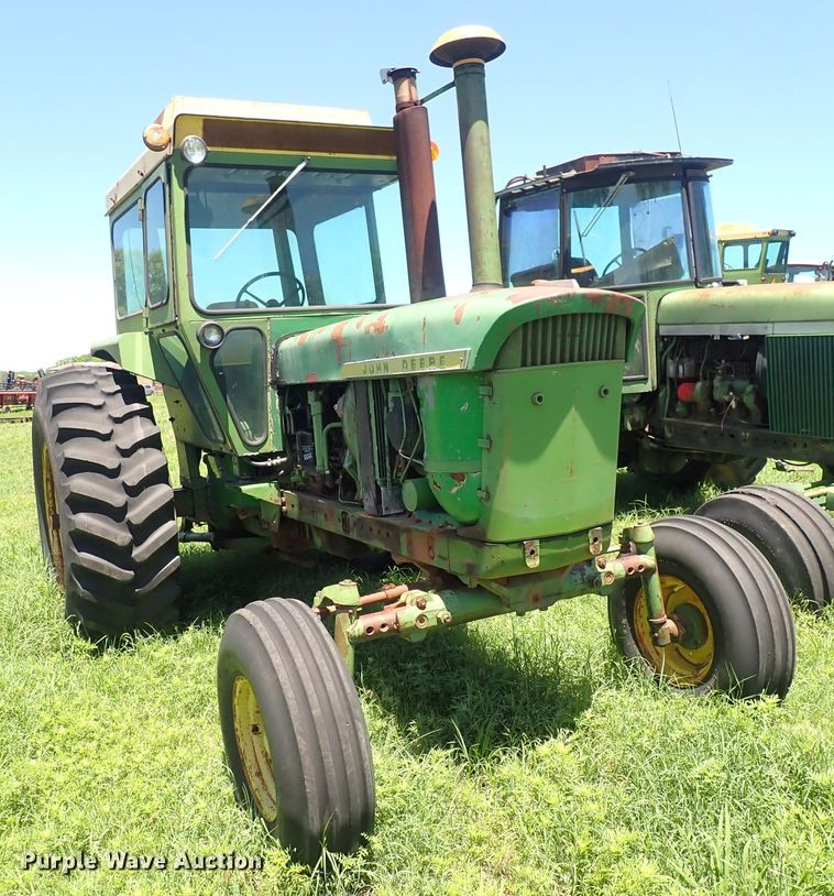 image for item DS7139 1972 John Deere 4320  tractor
