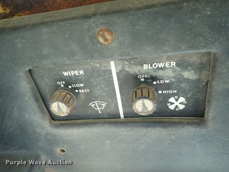 image for item DS7139 1972 John Deere 4320  tractor