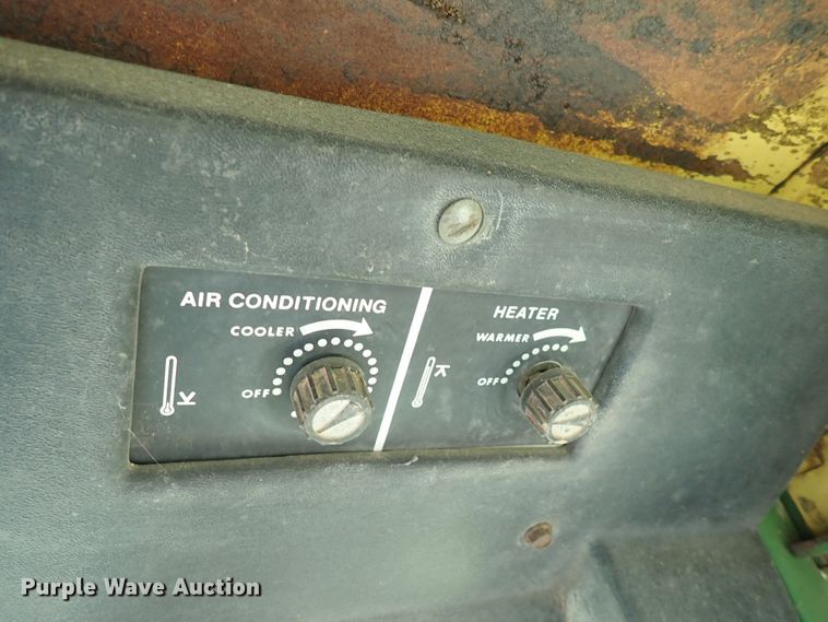 image for item DS7139 1972 John Deere 4320  tractor