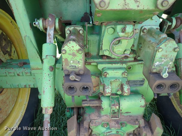 image for item DS7139 1972 John Deere 4320  tractor
