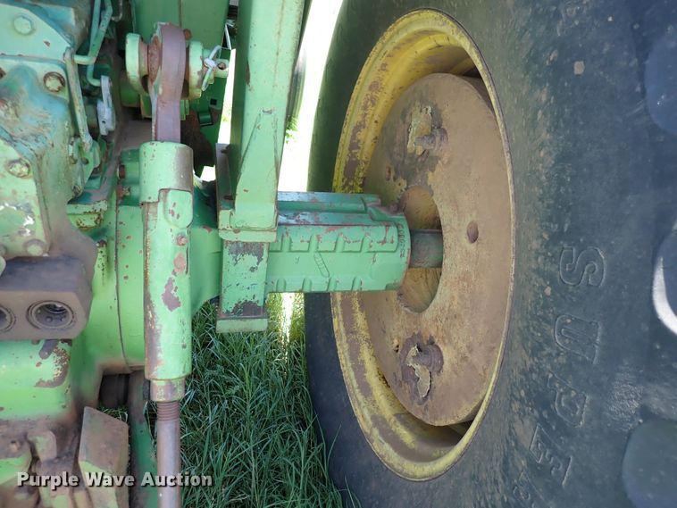 image for item DS7139 1972 John Deere 4320  tractor