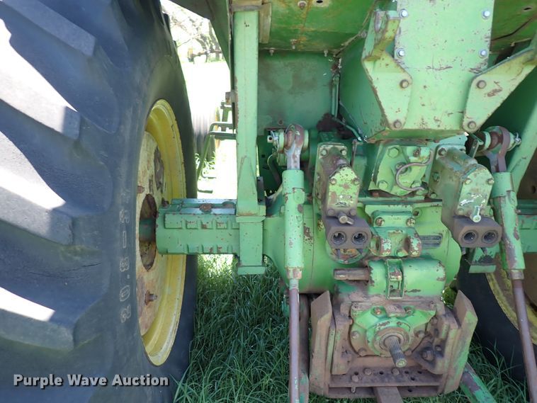 image for item DS7139 1972 John Deere 4320  tractor