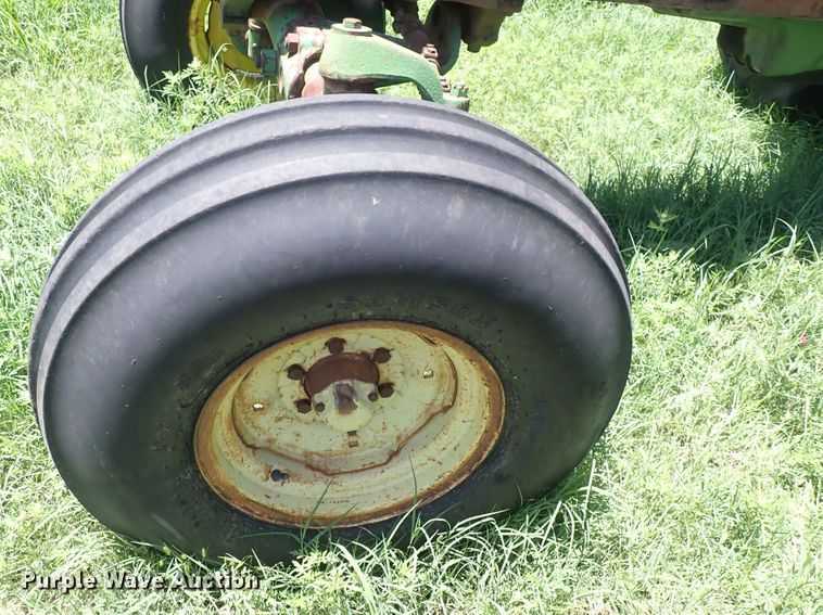 image for item DS7139 1972 John Deere 4320  tractor