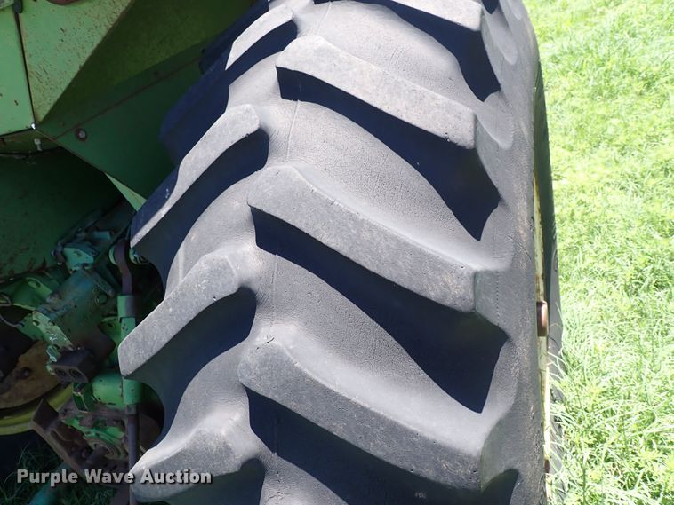 image for item DS7139 1972 John Deere 4320  tractor