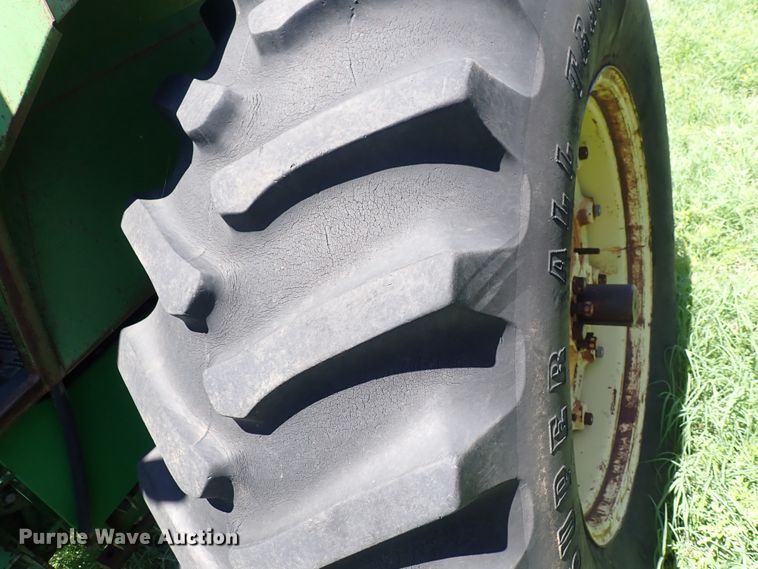 image for item DS7139 1972 John Deere 4320  tractor