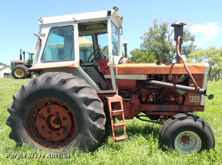 image for item DS7140 International 1206  tractor