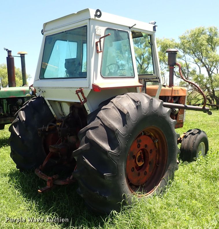 image for item DS7140 International 1206  tractor