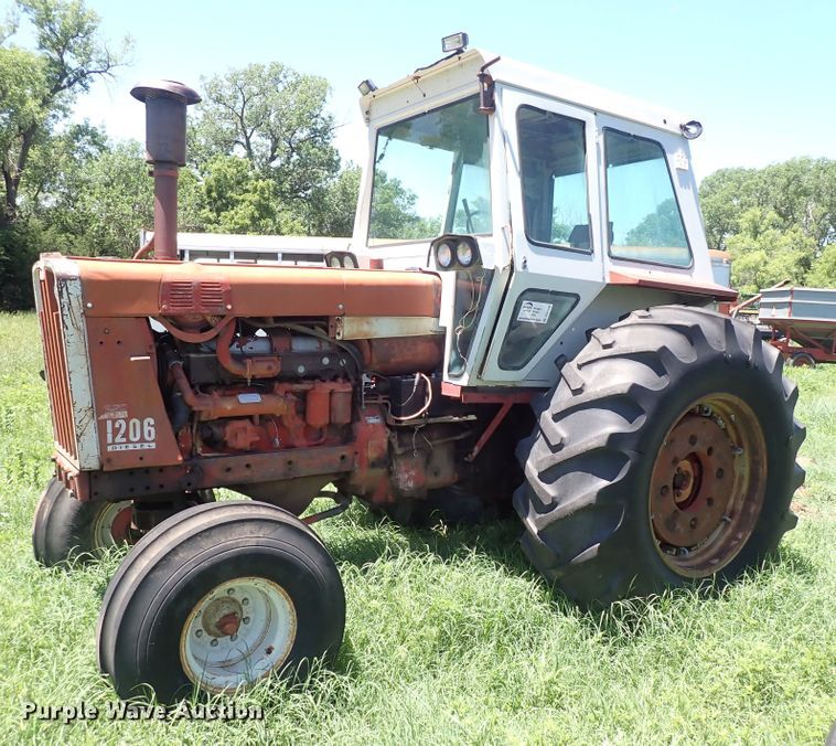 image for item DS7140 International 1206  tractor