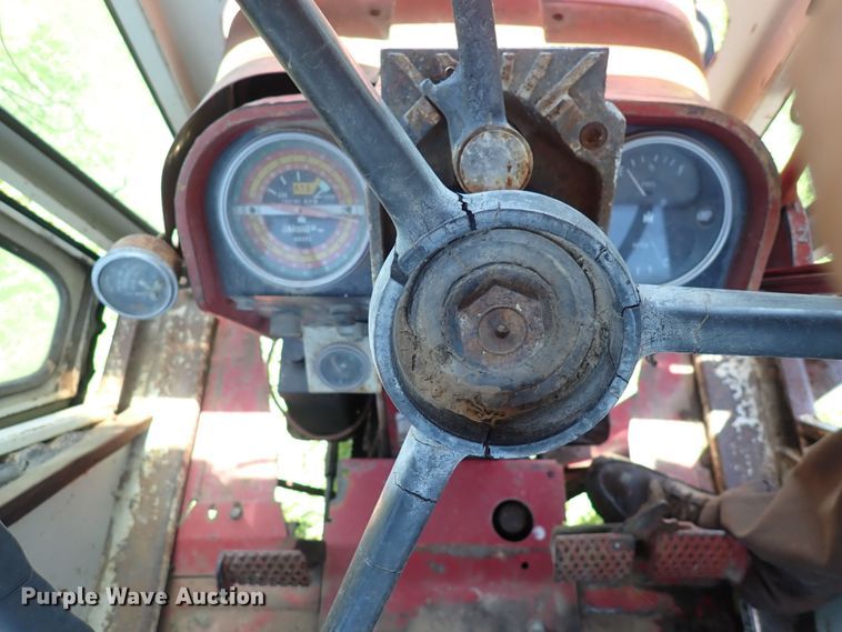 image for item DS7140 International 1206  tractor