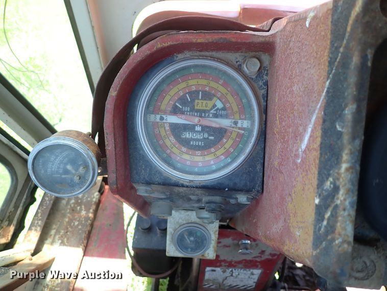 image for item DS7140 International 1206  tractor