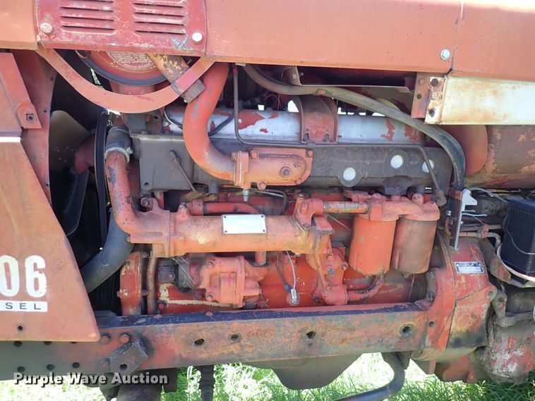 image for item DS7140 International 1206  tractor