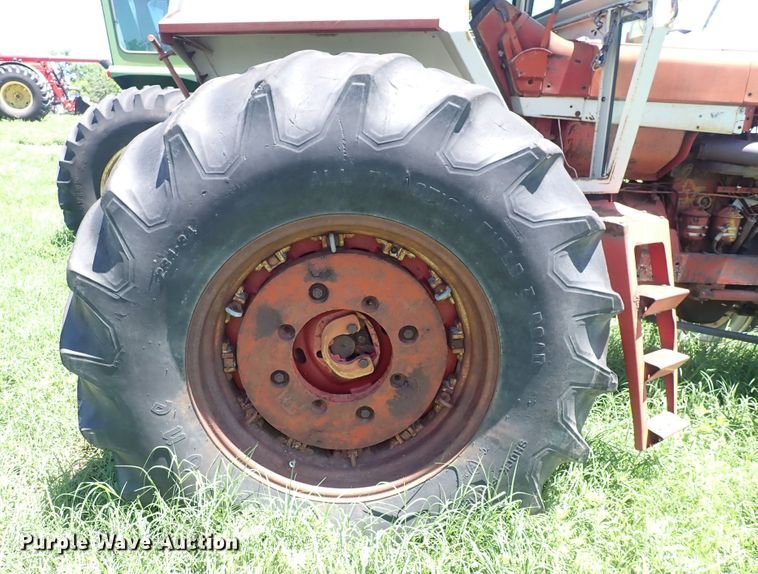 image for item DS7140 International 1206  tractor