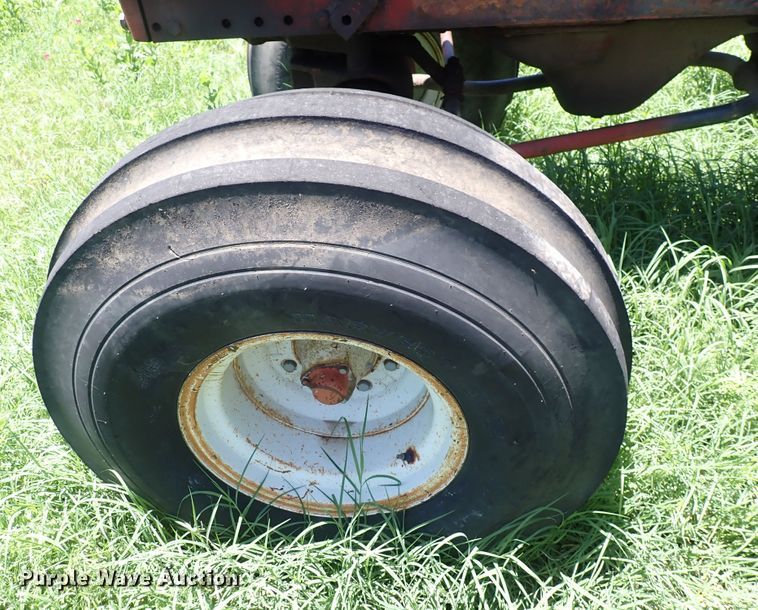 image for item DS7140 International 1206  tractor