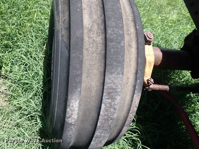 image for item DS7140 International 1206  tractor