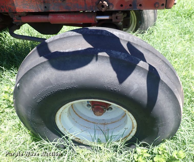 image for item DS7140 International 1206  tractor