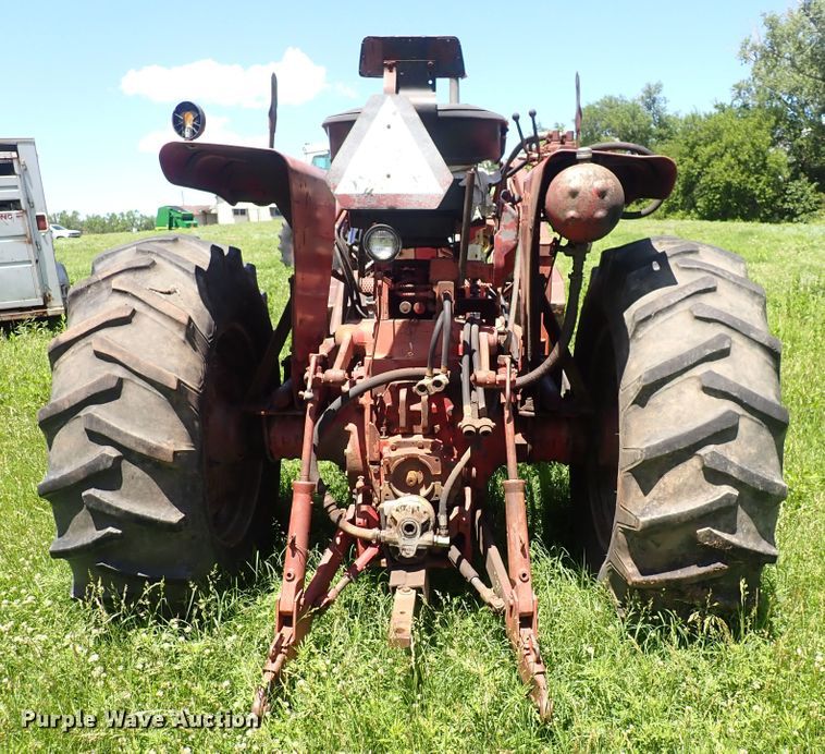 image for item DS7144 Farmall 706  tractor
