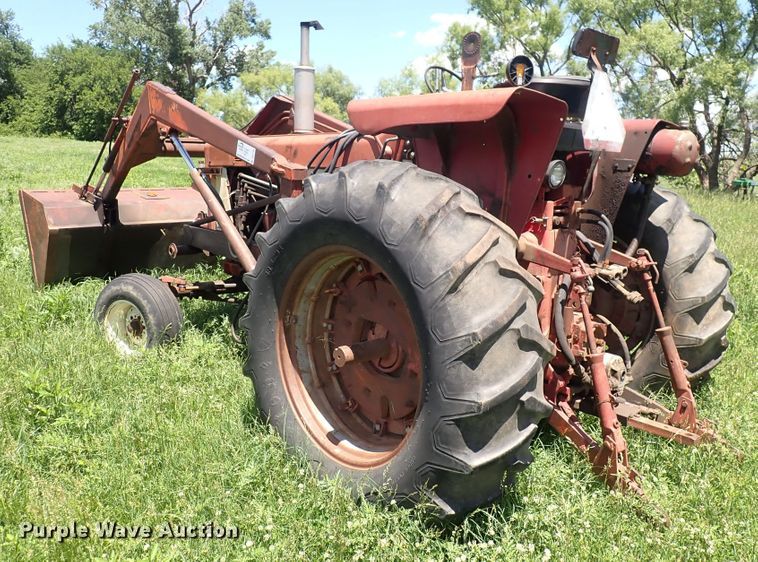 image for item DS7144 Farmall 706  tractor