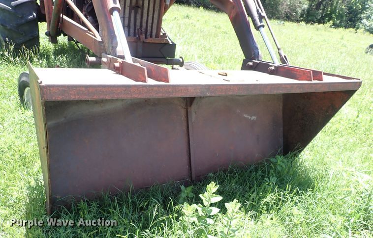 image for item DS7144 Farmall 706  tractor