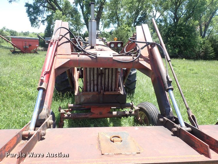 image for item DS7144 Farmall 706  tractor
