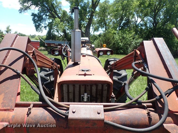 image for item DS7144 Farmall 706  tractor