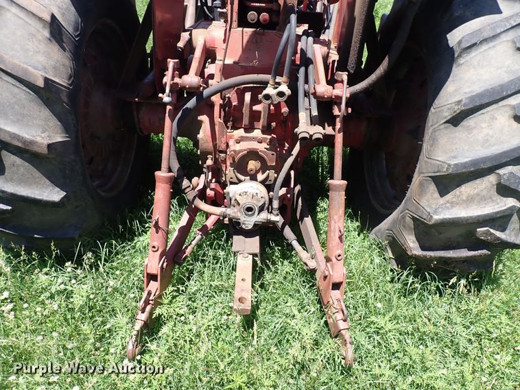 image for item DS7144 Farmall 706  tractor
