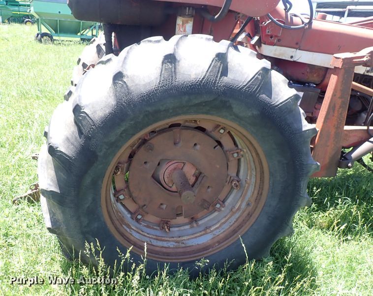 image for item DS7144 Farmall 706  tractor