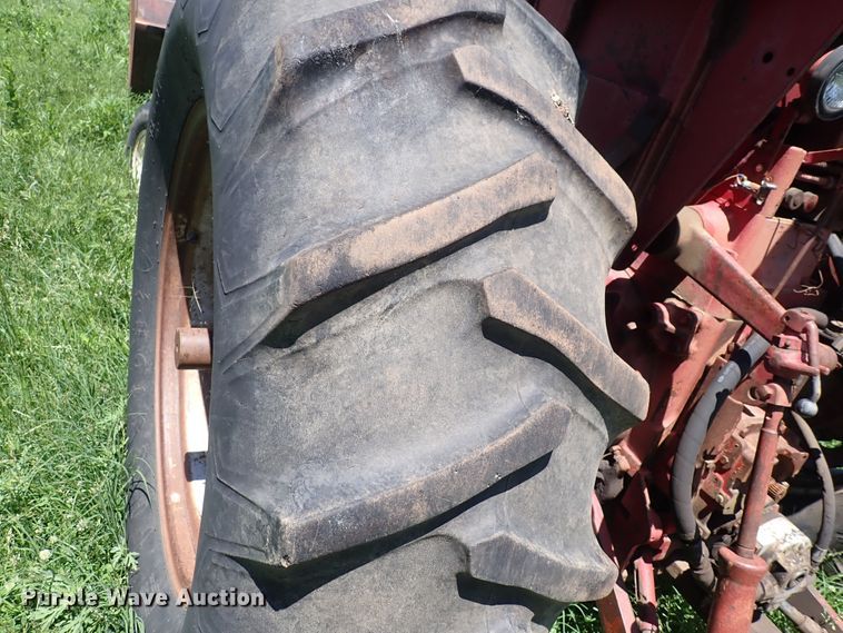 image for item DS7144 Farmall 706  tractor