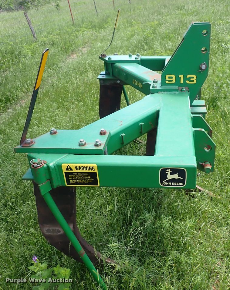 image for item DS7148 John Deere 913  V-ripper