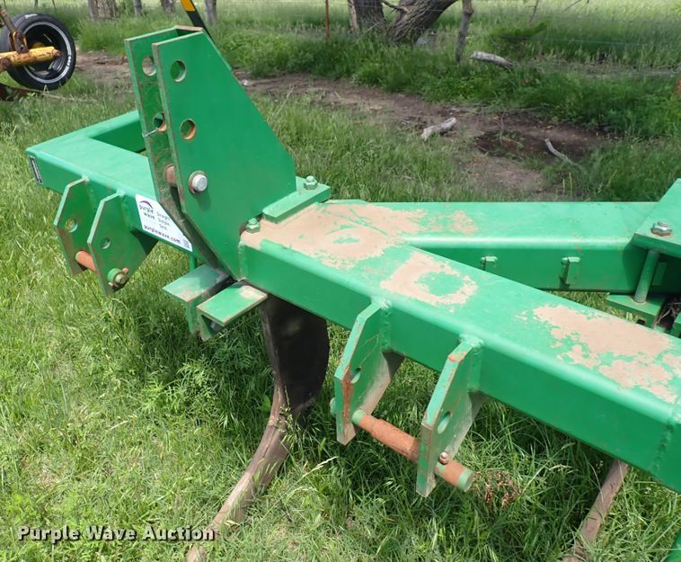 image for item DS7148 John Deere 913  V-ripper