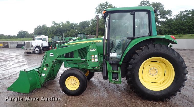 image for item DS7152 2003 John Deere 6320  tractor
