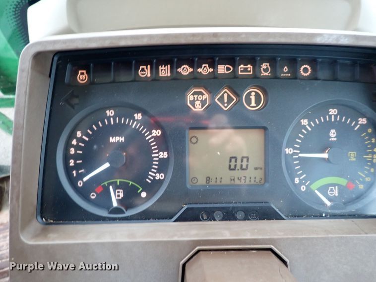 image for item DS7152 2003 John Deere 6320  tractor