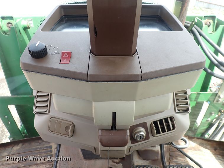 image for item DS7152 2003 John Deere 6320  tractor