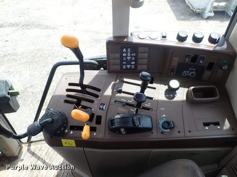 image for item DS7152 2003 John Deere 6320  tractor