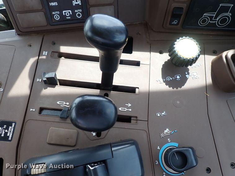 image for item DS7152 2003 John Deere 6320  tractor