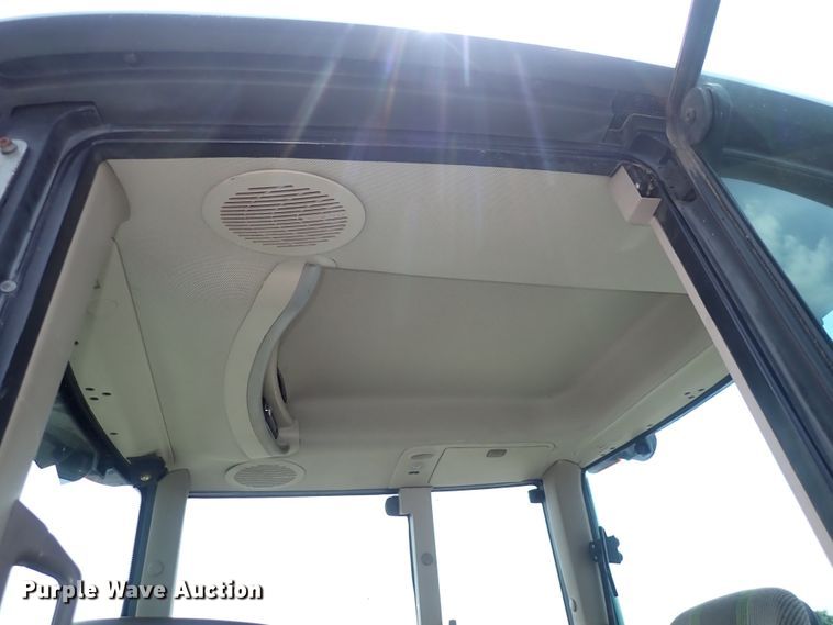 image for item DS7152 2003 John Deere 6320  tractor