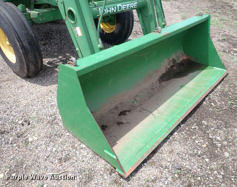 image for item DS7152 2003 John Deere 6320  tractor