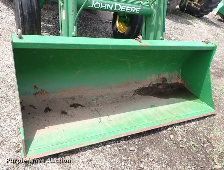 image for item DS7152 2003 John Deere 6320  tractor