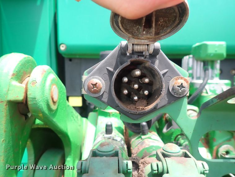 image for item DS7152 2003 John Deere 6320  tractor