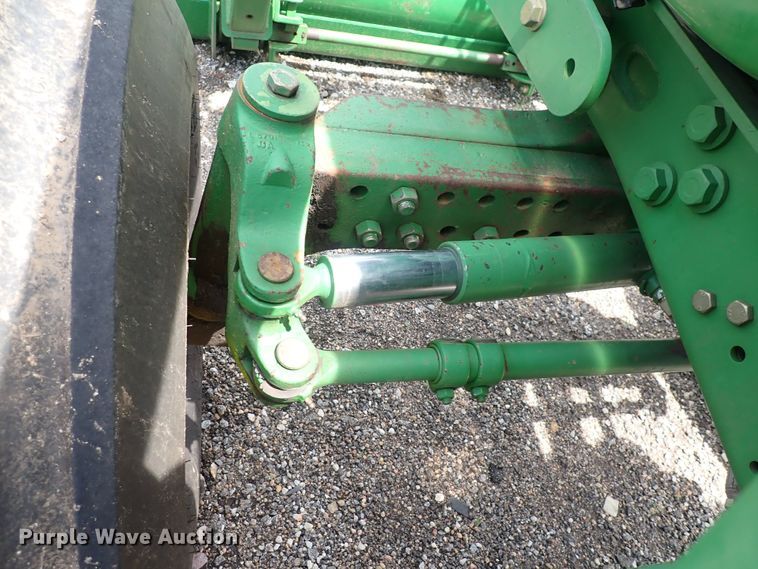 image for item DS7152 2003 John Deere 6320  tractor