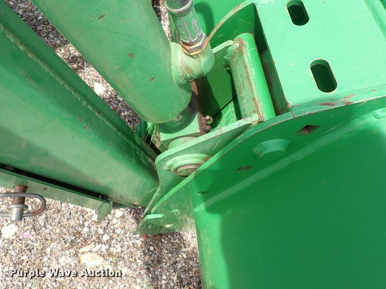 image for item DS7152 2003 John Deere 6320  tractor