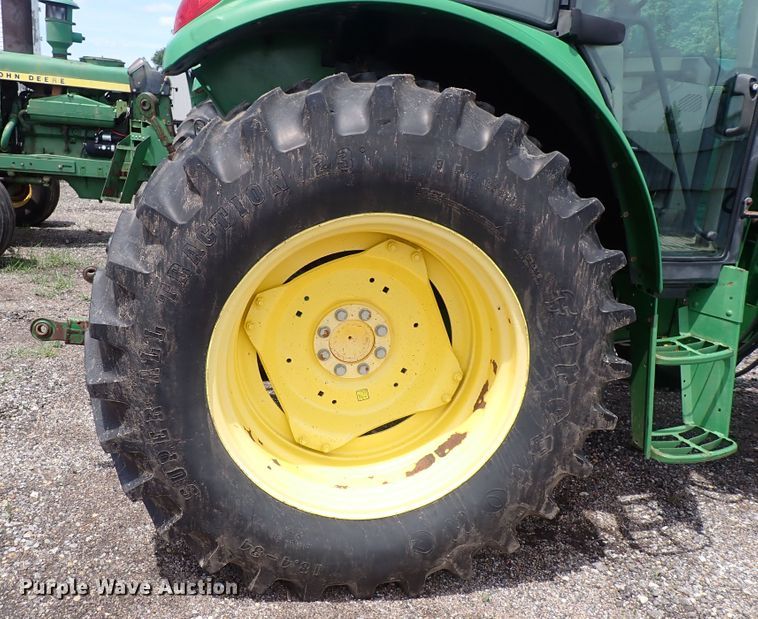 image for item DS7152 2003 John Deere 6320  tractor