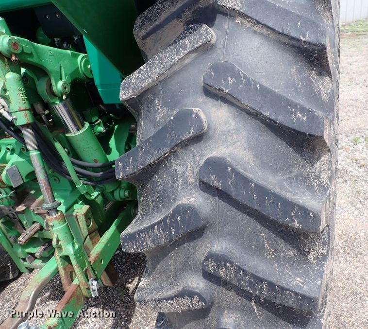 image for item DS7152 2003 John Deere 6320  tractor